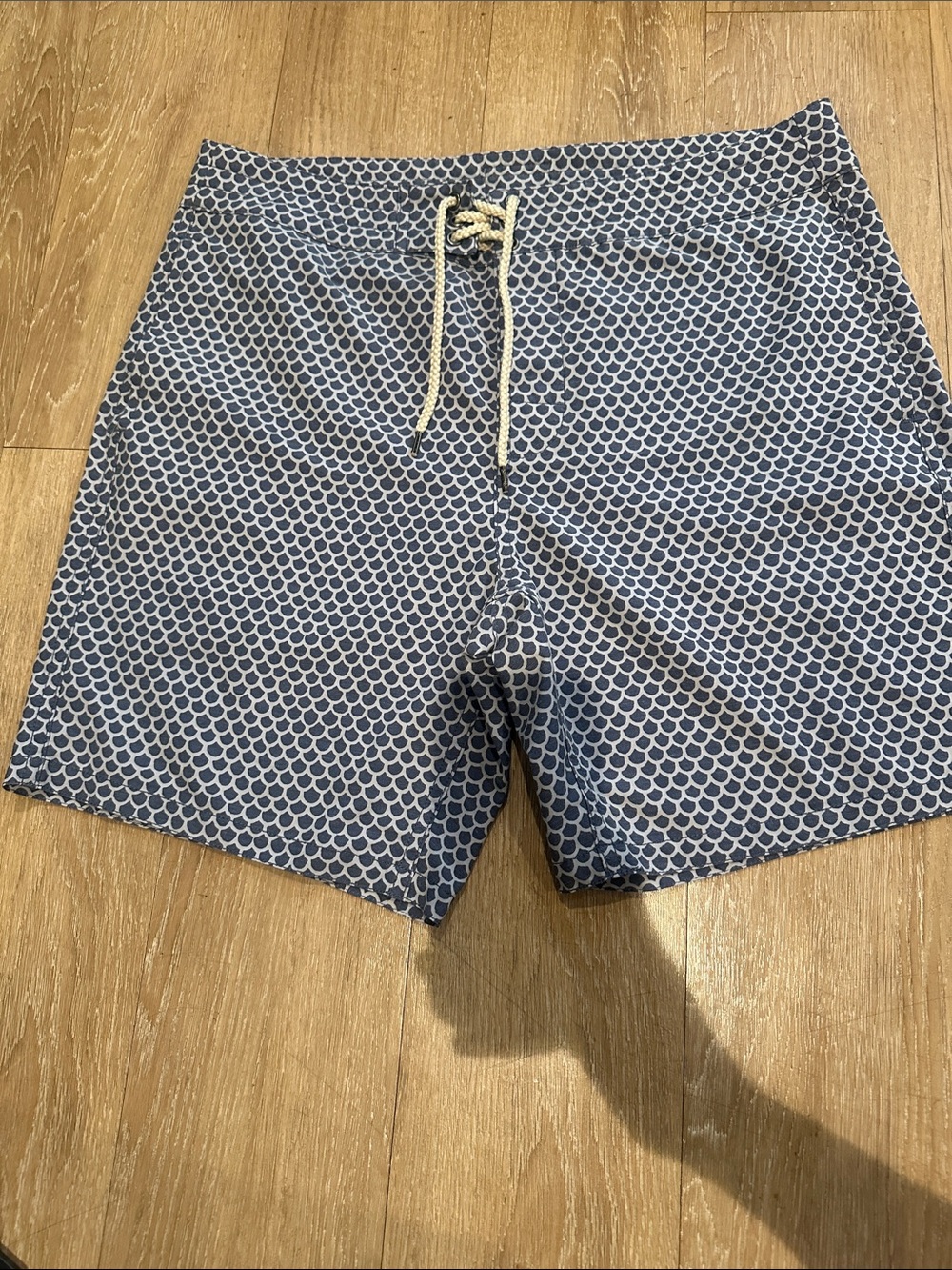 Faherty Men's Navy Patterned Swim Trunks with Drawstring - Size 33